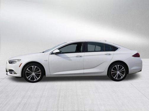 2018 Buick Regal Sportback Essence