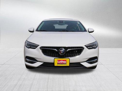 2018 Buick Regal Sportback Essence