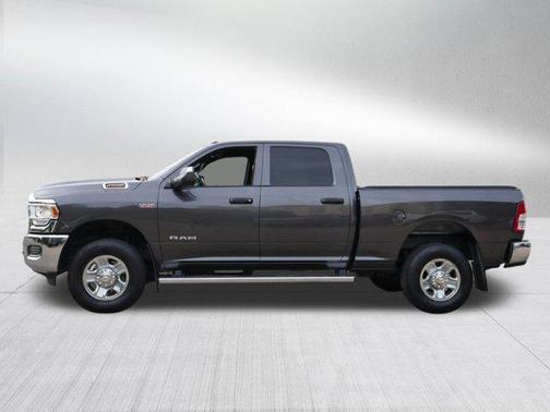 2022 RAM 2500 Tradesman Crew Cab 4x4 6'4' Box