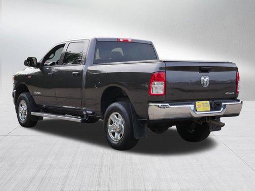 2022 RAM 2500 Tradesman Crew Cab 4x4 6'4' Box