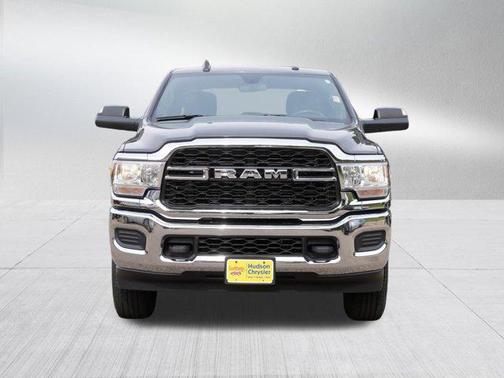 2022 RAM 2500 Tradesman Crew Cab 4x4 6'4' Box
