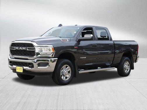 2022 RAM 2500 Tradesman Crew Cab 4x4 6'4' Box
