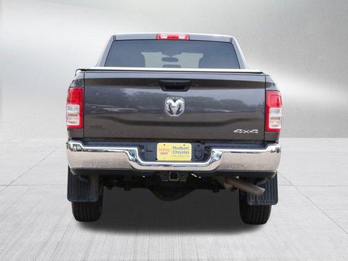 2022 RAM 2500 Tradesman Crew Cab 4x4 6'4' Box