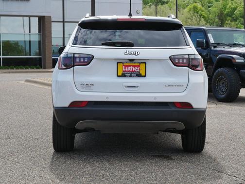 Bright White Clearcoat 2024 Jeep Compass Limited