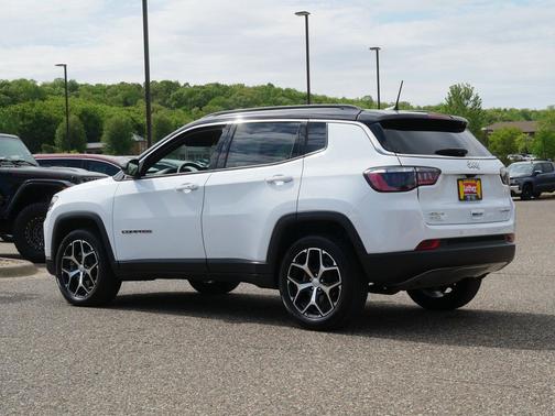 Bright White Clearcoat 2024 Jeep Compass Limited