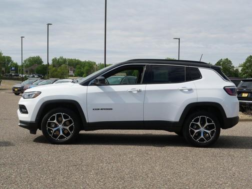 Bright White Clearcoat 2024 Jeep Compass Limited