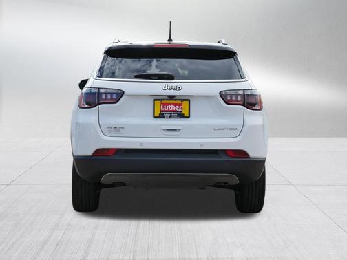 Bright White Clearcoat 2024 Jeep Compass Limited