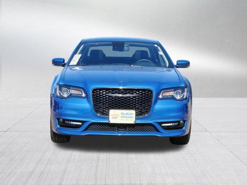 2023 Chrysler 300 Touring