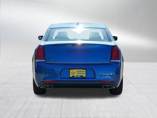 2023 Chrysler 300 Touring