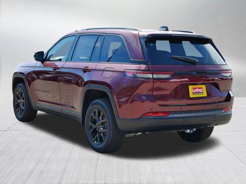 Velvet Red Pearlcoat 2026 Jeep Grand Cherokee Altitude
