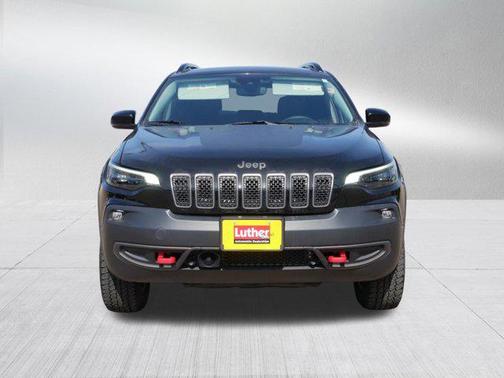 Diamond Black Crystal Pearlcoat 2022 Jeep Cherokee Trailhawk