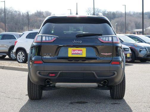 2022 Jeep Cherokee Trailhawk