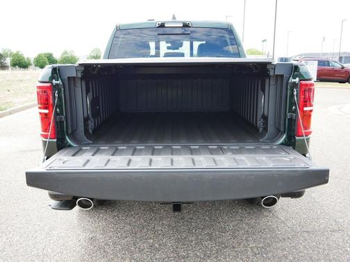 Serrano Green Metallic 2026 RAM 1500 ST