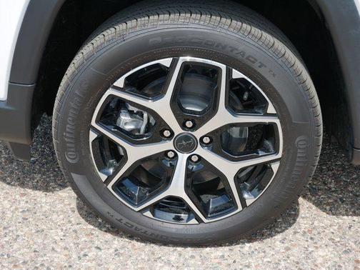 Bright White Clearcoat 2026 Jeep Compass Limited
