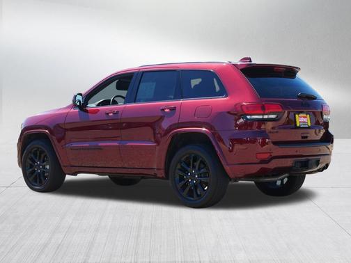 Velvet Red Pearlcoat 2022 Jeep Grand Cherokee Laredo