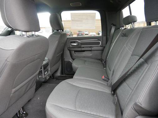2025 RAM 2500 Big Horn Crew Cab 4x4 6'4' Box