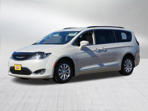 Tusk White 2017 Chrysler Pacifica Touring-L