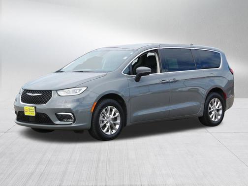 Ceramic Gray Clearcoat 2023 Chrysler Pacifica Touring L
