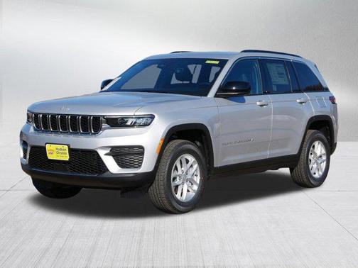 Silver Zynith 2026 Jeep Grand Cherokee Altitude