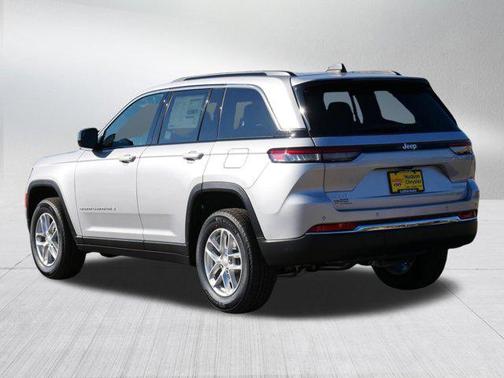 Silver Zynith 2026 Jeep Grand Cherokee Altitude