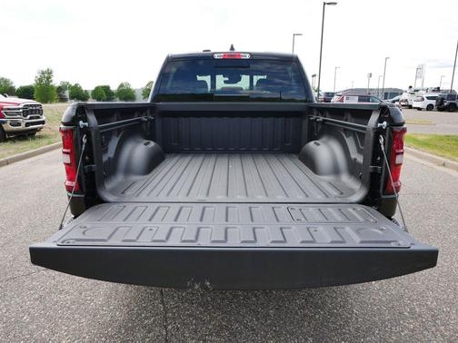 Diamond Black Crystal Pearlcoat 2026 RAM 1500 Laramie