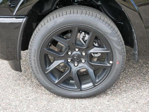 Diamond Black Crystal Pearlcoat 2026 RAM 1500 Laramie