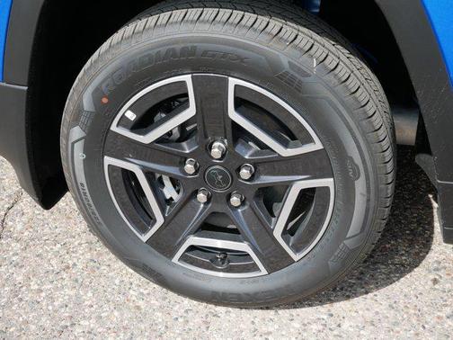 Hydro Blue Pearlcoat 2026 Jeep Cherokee Limited