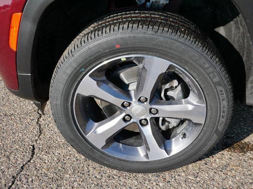 Velvet Red Pearlcoat 2026 Jeep Grand Cherokee L Limited
