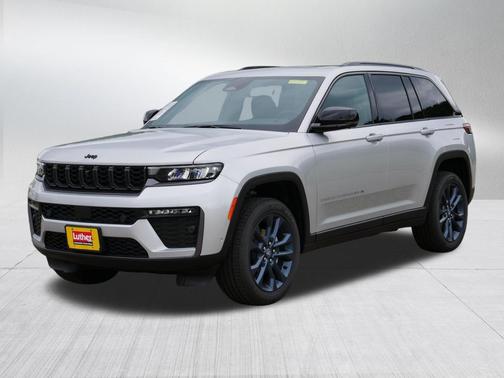 Silver Zynith 2026 Jeep Grand Cherokee 85th Anniversay Edition 4x4