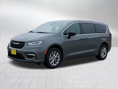 2025 Chrysler Pacifica L