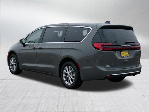 2025 Chrysler Pacifica L