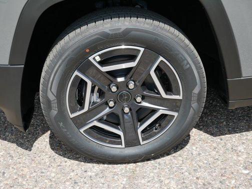 Sting-Gray Clearcoat 2026 Jeep Cherokee Limited