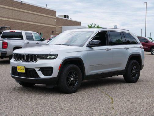 2023 Jeep Grand Cherokee Laredo