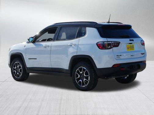 2025 Jeep Compass Trailhawk