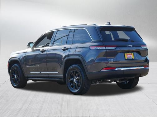 Baltic Gray Metallic Clearcoat 2025 Jeep Grand Cherokee Limited