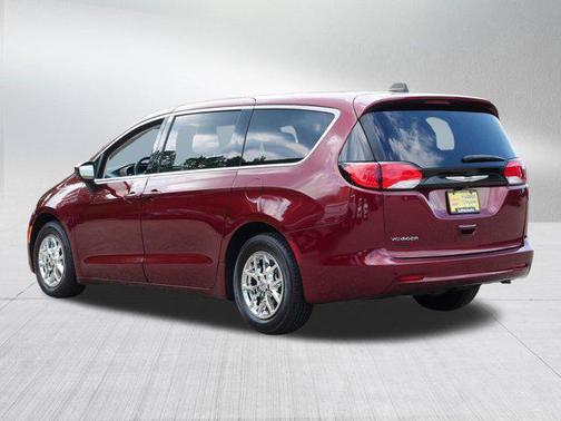 2022 Chrysler Voyager LX