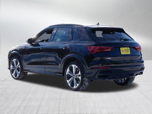 2021 Audi Q3 45 S line Premium