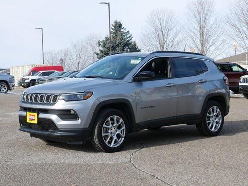 2024 Jeep Compass Latitude Lux