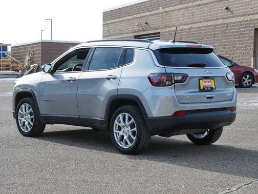 2024 Jeep Compass Latitude Lux