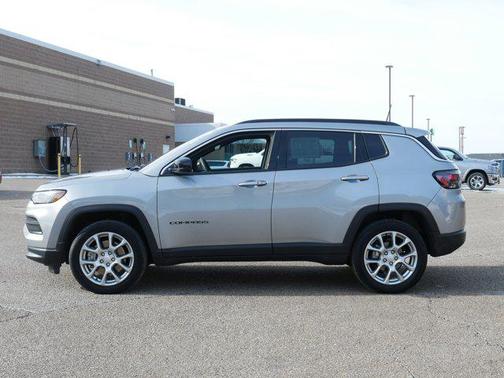 2024 Jeep Compass Latitude Lux