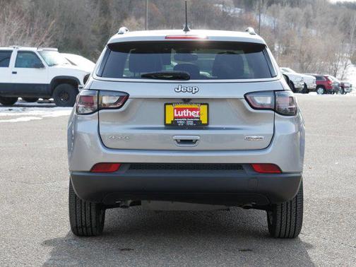 2024 Jeep Compass Latitude Lux
