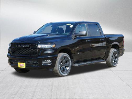Diamond Black Crystal Pearlcoat 2026 RAM 1500 Express
