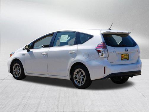 2017 Toyota Prius v Four