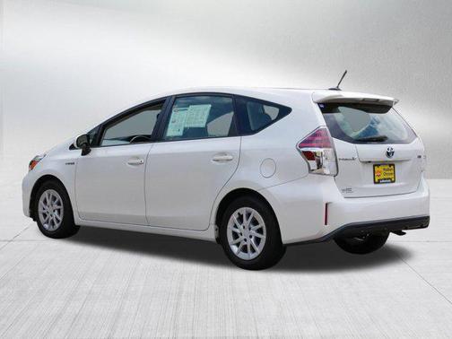 2017 Toyota Prius v Four