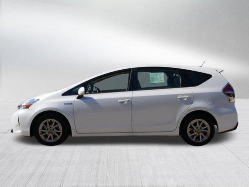 2017 Toyota Prius v Four