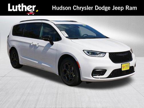 2025 Chrysler Pacifica Hybrid Premium S Appearance Pkg