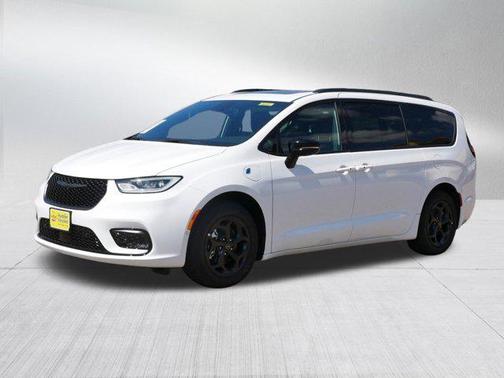 2025 Chrysler Pacifica Hybrid Premium S Appearance Pkg