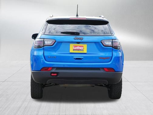 Hydro Blue Pearlcoat 2025 Jeep Compass Trailhawk