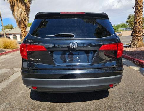 Crystal Black Pearl 2017 Honda Pilot LX