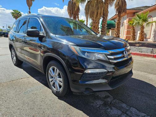 Crystal Black Pearl 2017 Honda Pilot LX